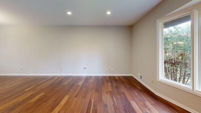 4321 Lancelot Dr, Minnetonka, MN 55345 - photo 2