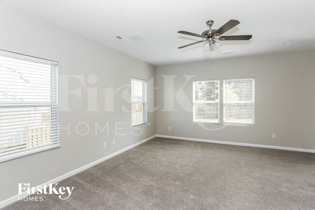 9014 Colwick Hill Rd, Charlotte, NC 28215 - photo 6