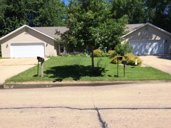 Street view, both sides