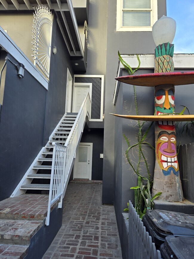 4431 S Centinela Ave unit 5, Los Angeles, CA 90066 - photo 2