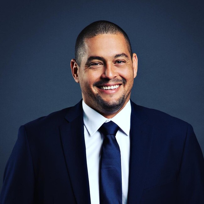 Agent Photo