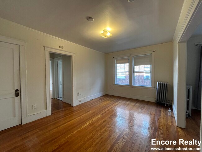 157 Summer St unit 6F, Somerville, MA 02143 - photo 4