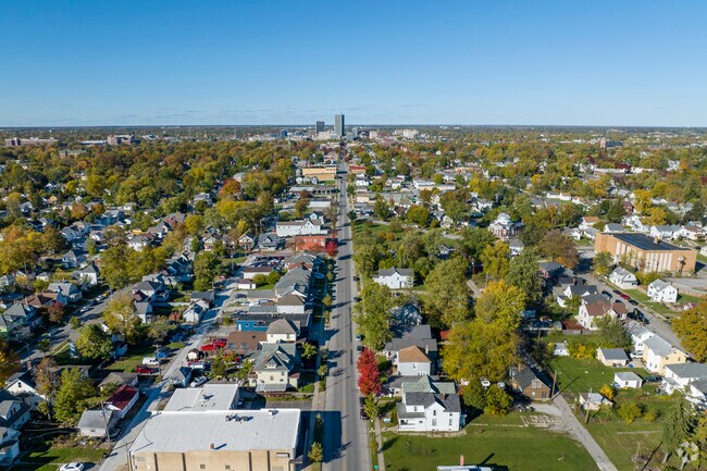 Those living in Williams Park will enjoy an easy commute to downtown Fort Wayne.