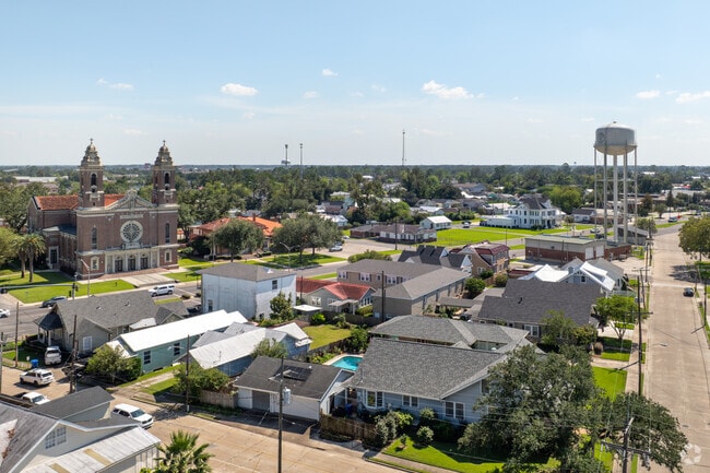 Just across the St Patrick Bridge is Historic Downtown Thibodaux.