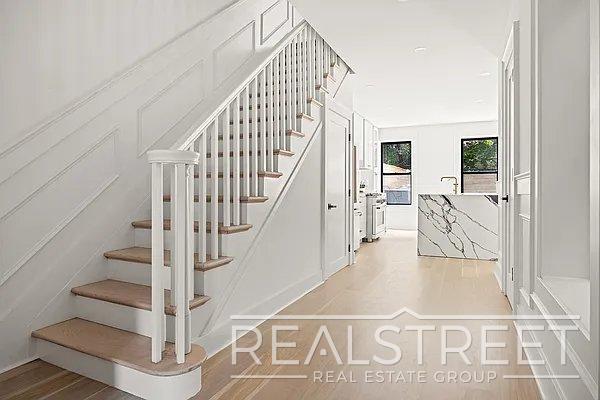 90 Hull St, Brooklyn, NY 11233 - photo 5