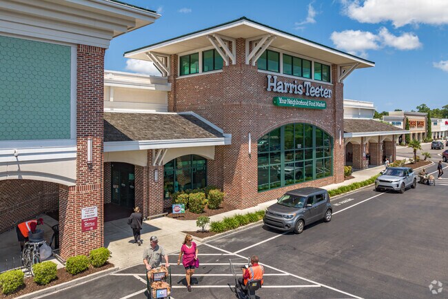 Empie Park locals choose Harris Teeter to restock their pantries.