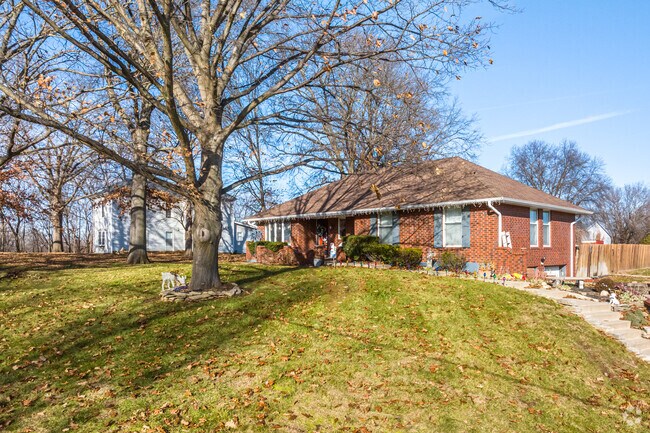 Parts of Spring Branch are more rural and the homes are spread apart, creating more privacy.