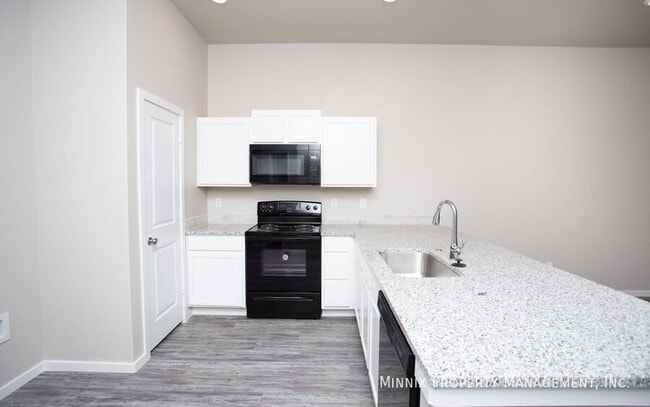 2118 N Avenue J, Lubbock, TX 79403 - photo 3