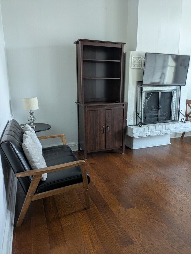 409 Constitution Ave NE, Washington, DC 20002