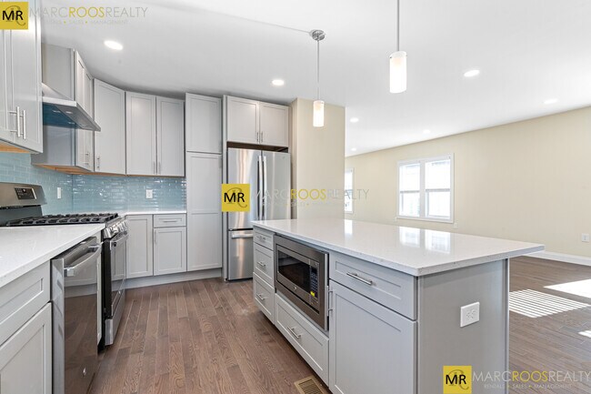 232 Fulton St unit 232, Medford, MA 02155 - photo 4