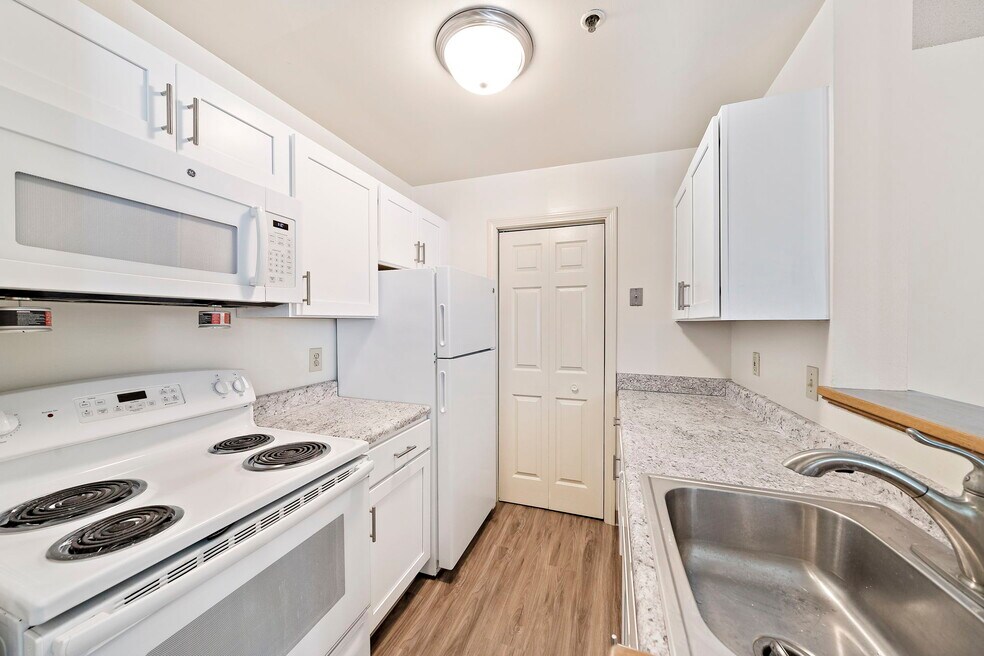 Hayward Landing, Douglas, MA 01516 - photo 1