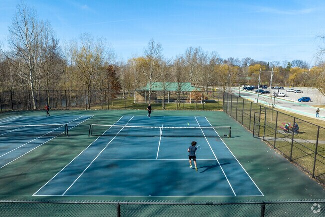 Meet up with friends on the court at Ford Field Park.