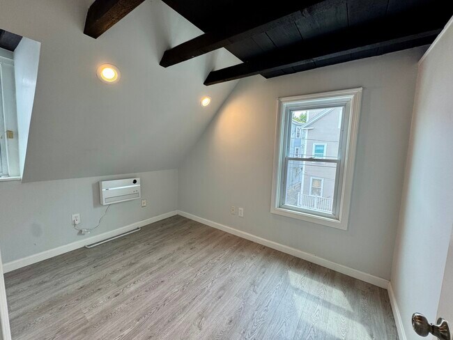 61 Tell St unit 3, Providence, RI 02909 - photo 3