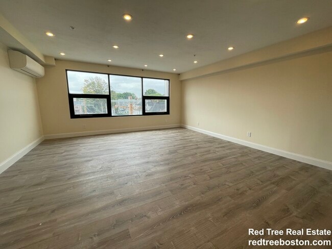 1016 Commonwealth Ave, Boston, MA 02215 - photo 4