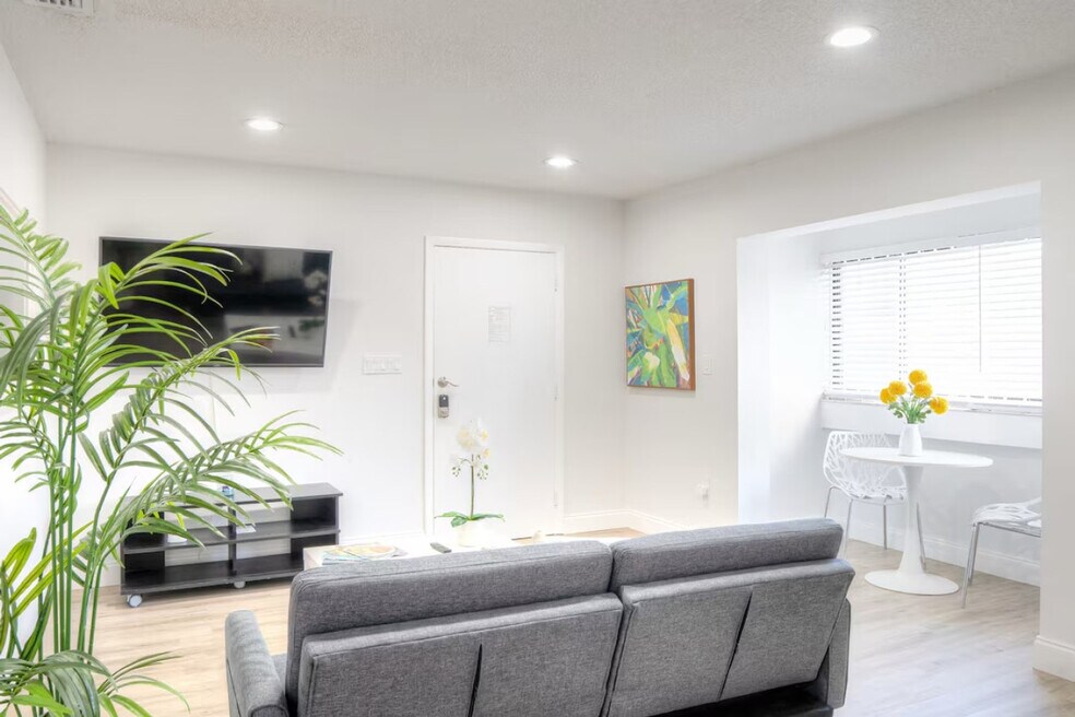 470 Us-41 unit ID1056513P, Miami, FL 33130 - photo 1