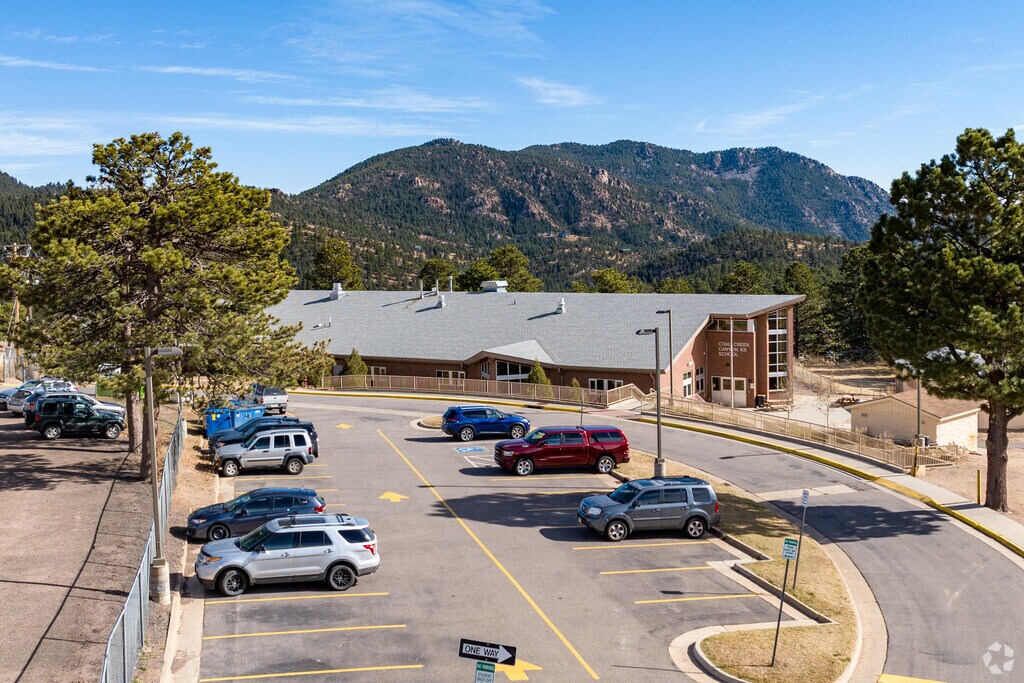Coal Creek Canyon K-8 Elementary School is an above average, public school located in Golden.