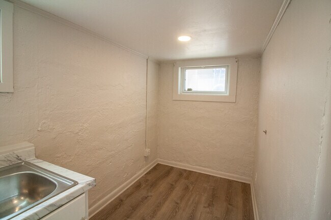 2105 8th Ave unit 2105 Unit B, Greeley, CO 80631 - photo 7