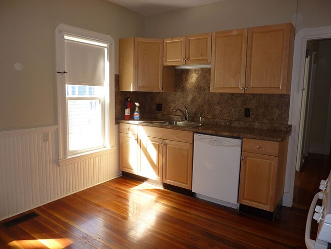 39 Hall Ave unit 1, Somerville, MA 02144 - photo 3