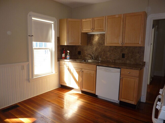 39 Hall Ave unit 2, Somerville, MA 02144 - photo 3
