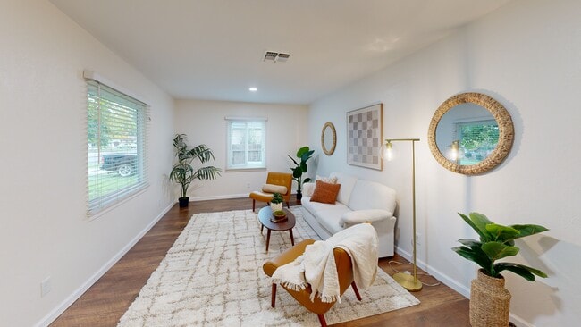 6048 N Del Mar Ave, Fresno, CA 93704 - photo 2