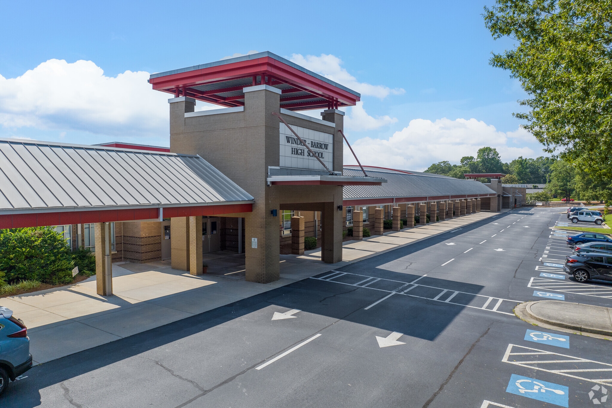 Winder-Barrow High School offers dual enrollment courses