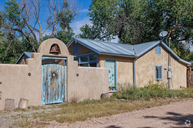 You will find very unique home styles scattered around Los Cerillos.