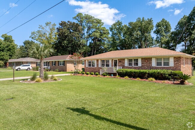 Many of the older homes in Longleaf Park were built in the 70s.