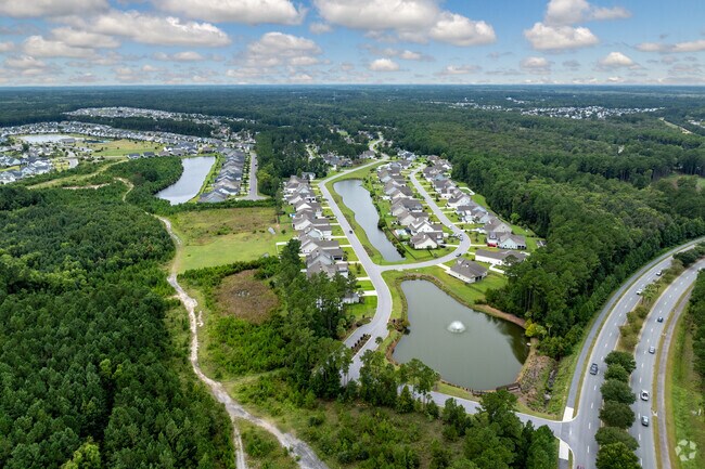 Lawton Station is only 30 minutes from Hilton Head Beaches, Savannah, and Beaufort.