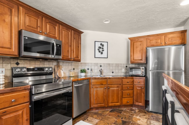 6095 N Fox Pointe Cir, Park City, UT 84098 - photo 7