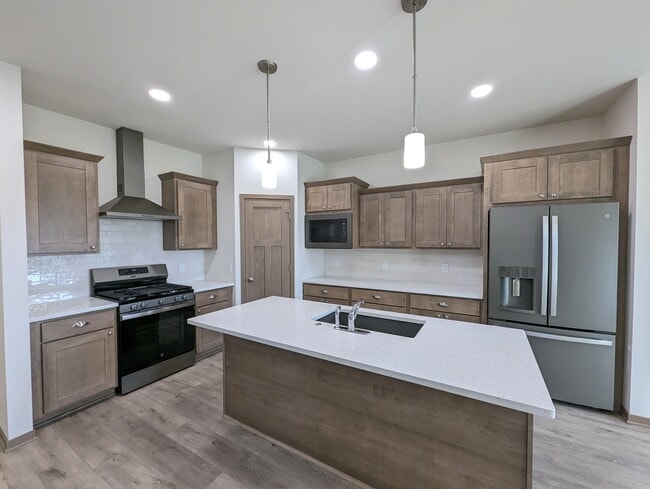 6640 Linnet Ln, Middleton, WI 53562 - photo 5