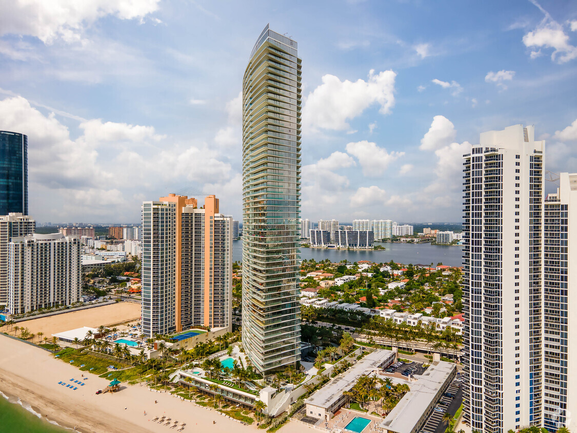 About Residences by Armani/Casa, Sunny Isles Beach FL | HOAs, Reviews,  Amenities - Homes.com