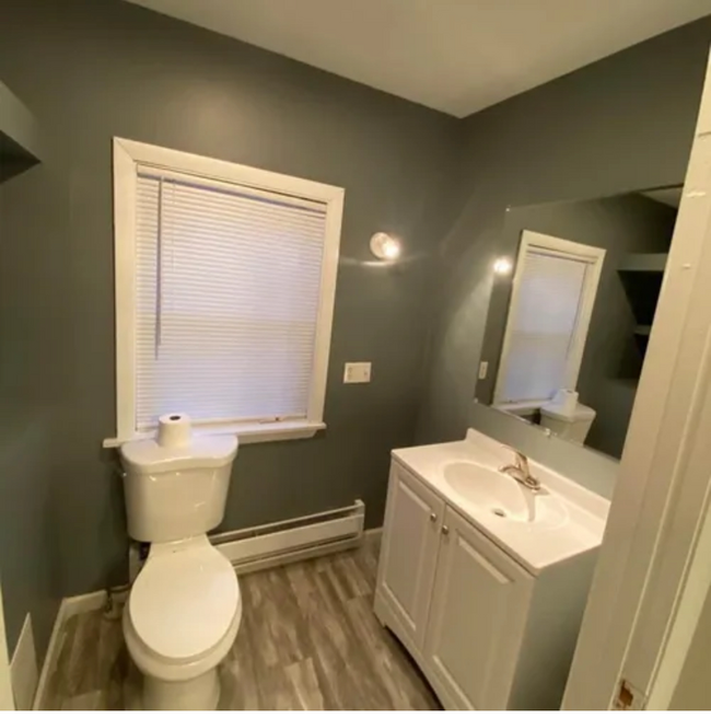 46 Linden St, Chicopee, MA 01020