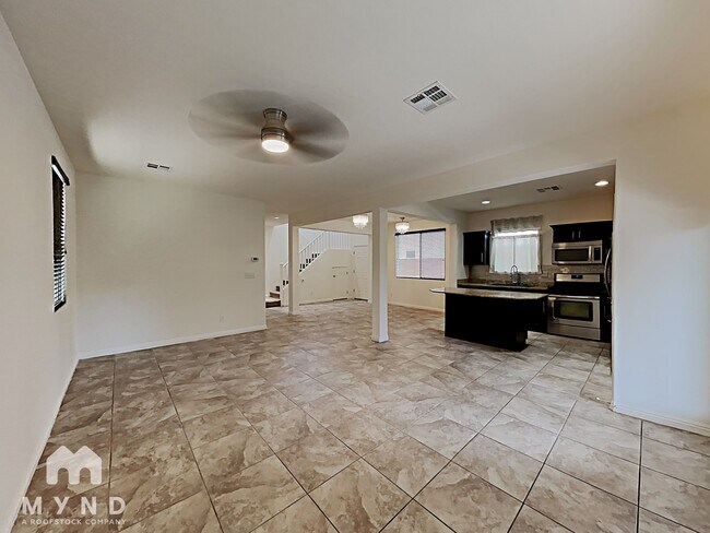 10709 Dobbs Ave, Las Vegas, NV 89166 - photo 5