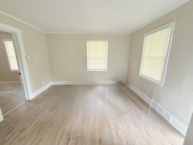 15811 Trinity St, Detroit, MI 48223 - photo 2