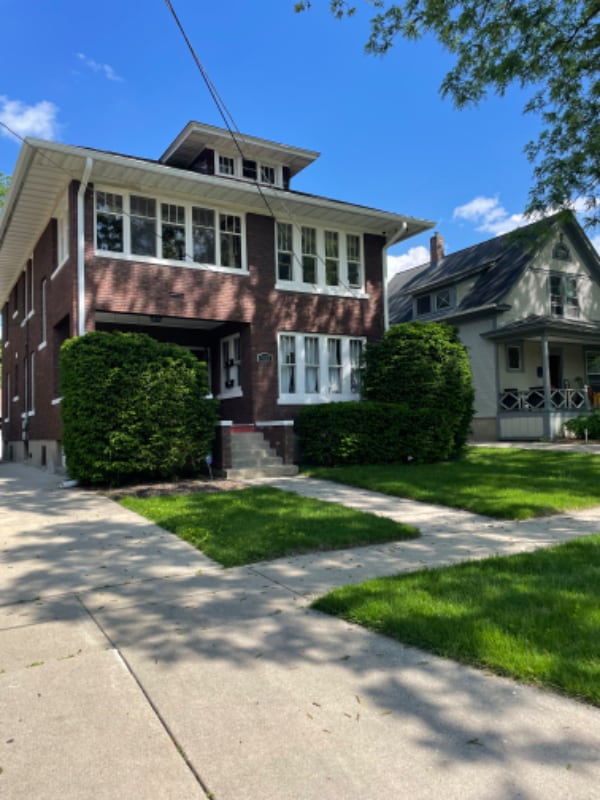 923 Cedar Ave Unit 2, Elgin, IL 60120