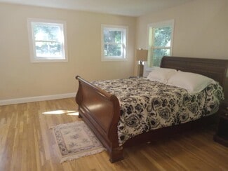 4 Zinn Rd, Danbury, CT 06811