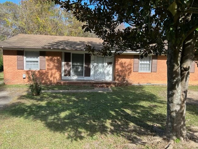 2336 Lake Ave, Fayetteville, NC 28301 - photo 3