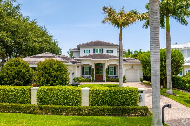 Many large single family homes can be found on the Intracoastal side of Seacrest.