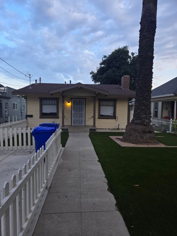 430 E Arrow Hwy, Upland, CA 91786