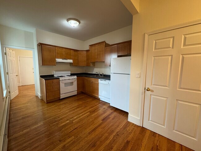 43 Florence St unit 3, Somerville, MA 02145 - photo 2