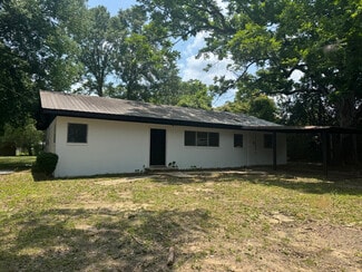 404 E Cobb Ave, Lumberton, MS 39455