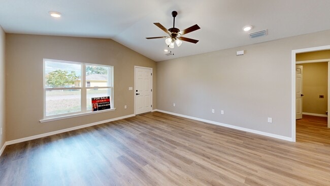 718 S Seminole Ave, Fort Meade, FL 33841 - photo 2