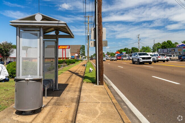 Berclair is serviced by the Memphis Area Transit Authority's public busses.