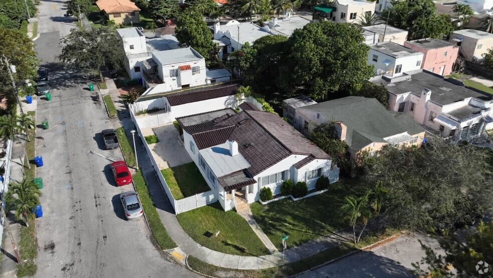 2291 SW 17th St, Miami, FL 33145 - photo 2