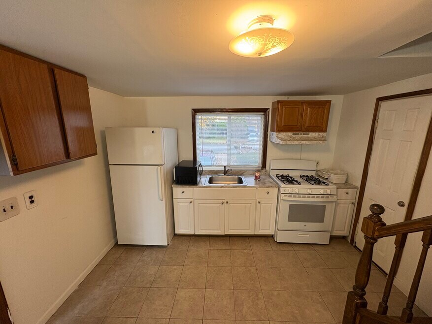 17 Towne Ln unit 1, Centereach, NY 11720 - photo 1