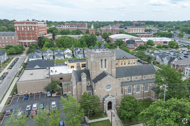 Holy Angels School has a student to teacher ratio of 12 to 1.