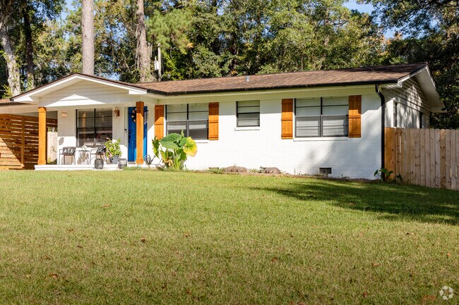 Beautifully remodeled ranch style homes are a common theme throughout the Lake Jackson area.