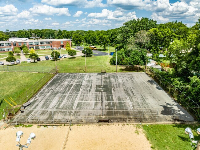 The Tennis court to Isaac Litton Middle School in the Inglewood Nashville neighborhood.