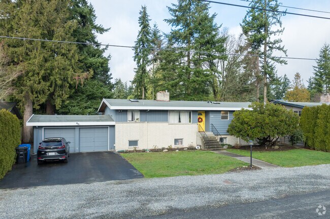 Ranch-style homes are commonly found in the Hillwood neighborhood of Shoreline.