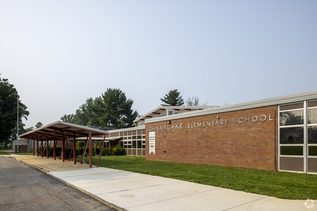 Johnnycake Elementary School building in Catonsville Manor.